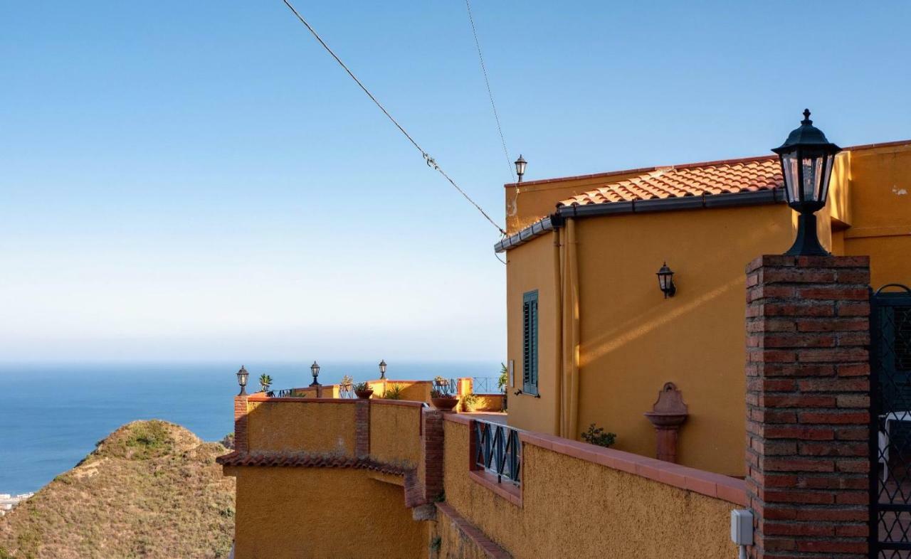 Marachia Apartment Savoca Exterior photo